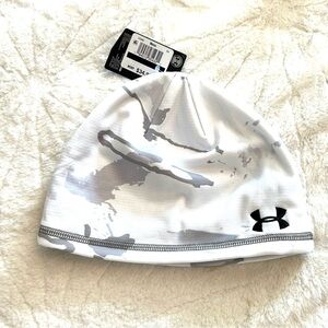 NWT Under Armour UA Coldgear Reversible Snow Camo Gray/Gray Beanie